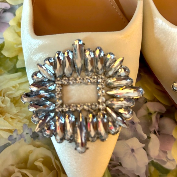 Kitten-heel Rhinestone Slingback Shoes - Picture 5 of 5